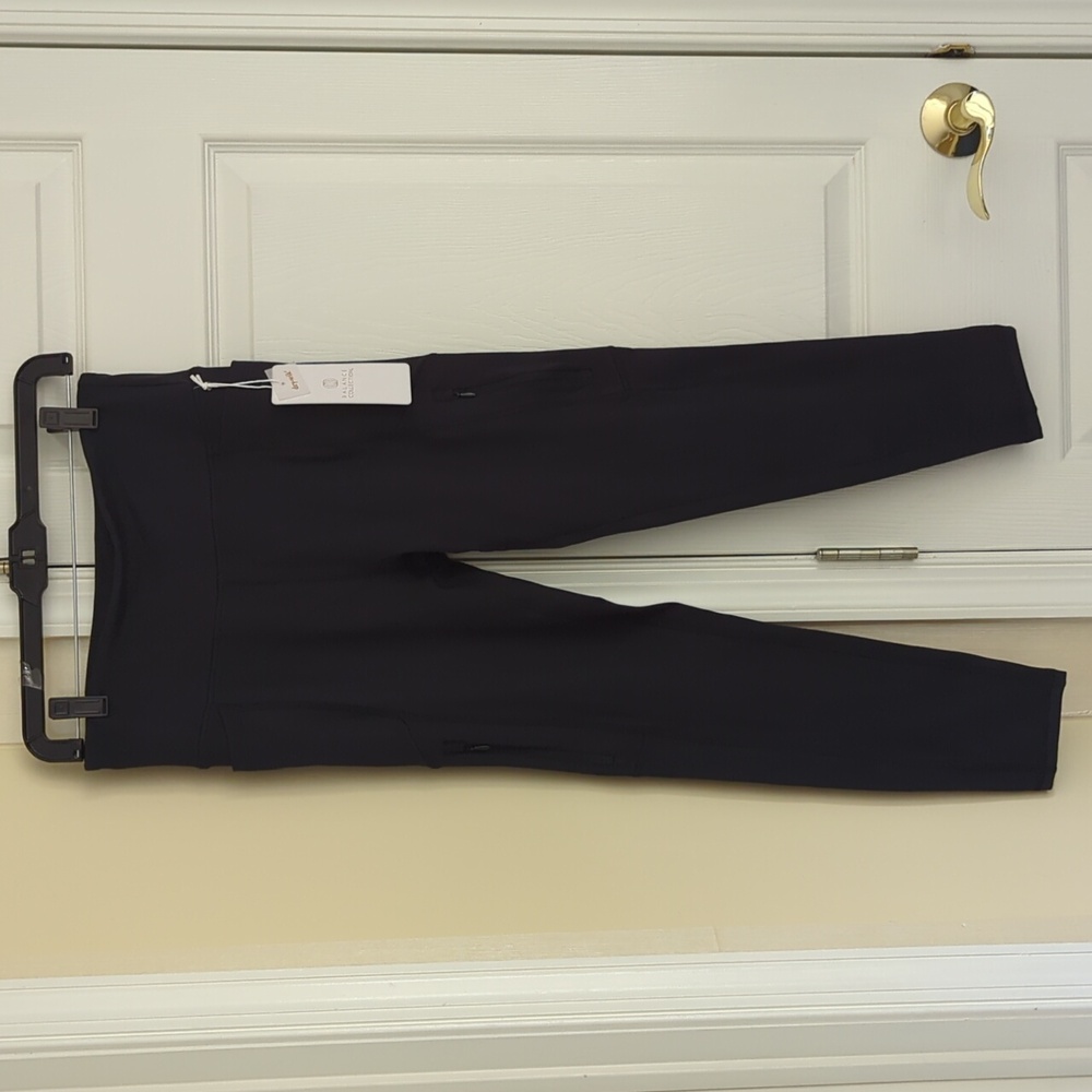 Marika Balance Collection River Ankle Leggings Black, sz L with pockets NWT